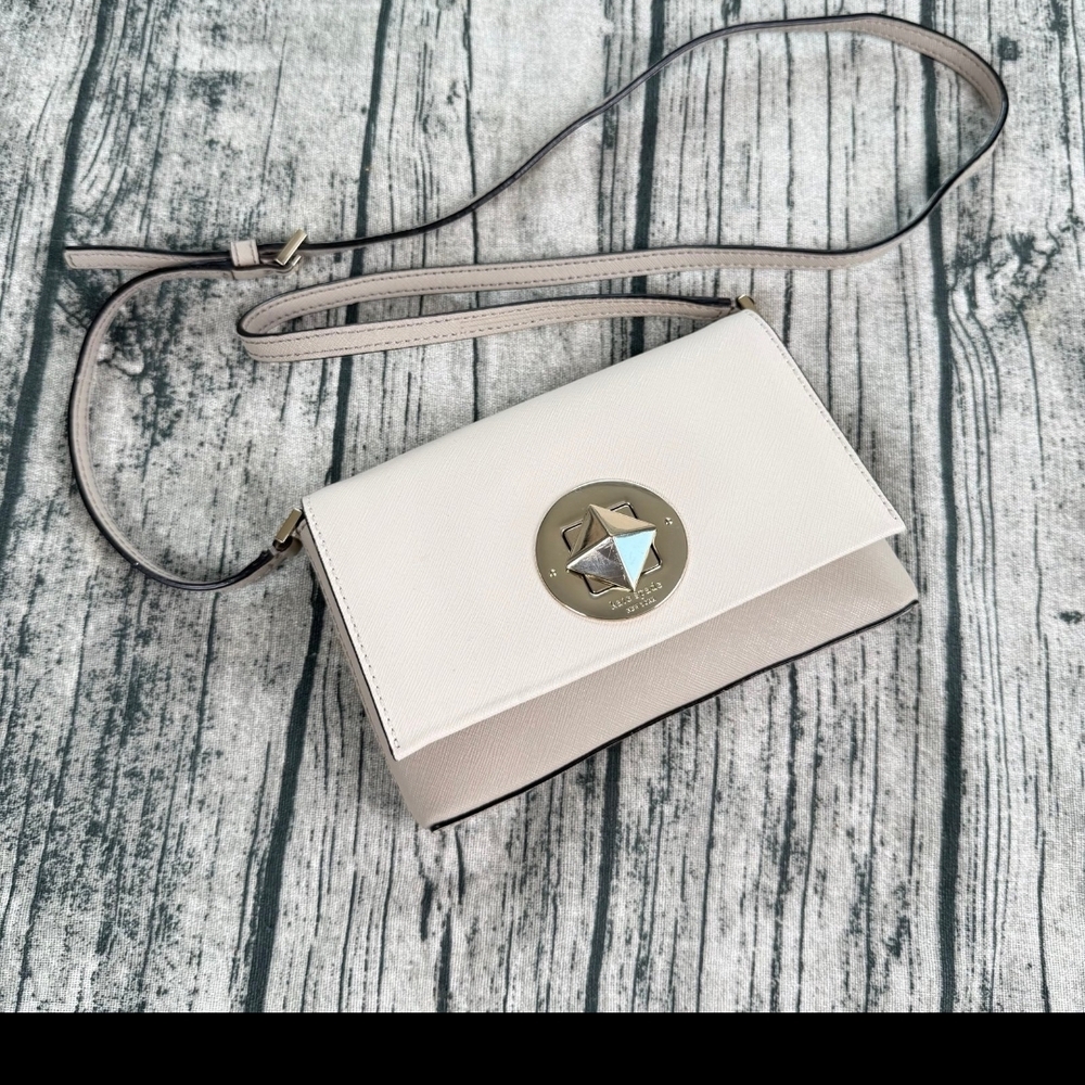 Elegant Cream and Tan Women's Bag